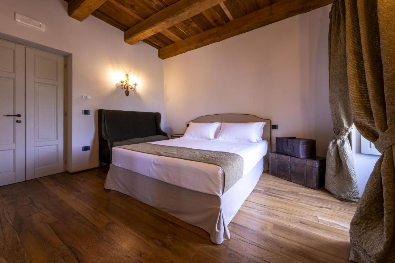 Tenuta Bussia - Wine Relais & Spa Monforte D'Alba Exterior photo